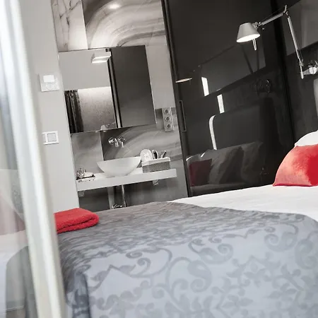 Birdie Boutique - Adults Only