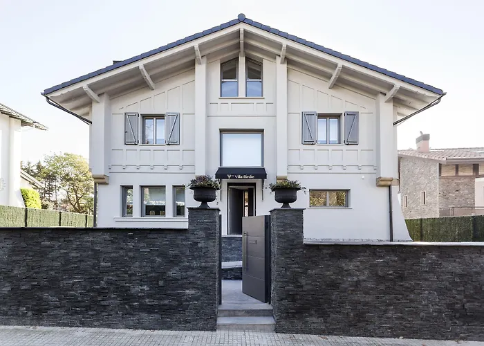 Birdie Boutique - Adults Only 4*