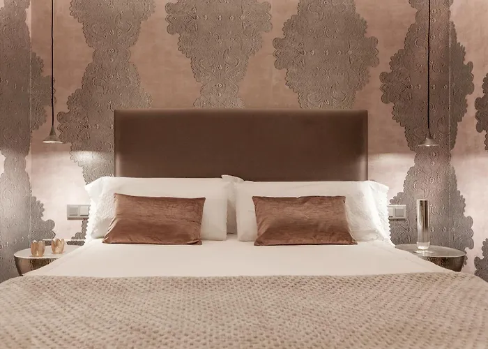 Birdie Boutique - Adults Only 4*